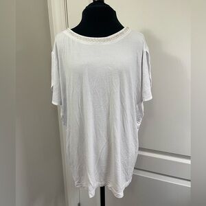 Laura Scott Women's XL White Casual Tee Shirt with beading around neck